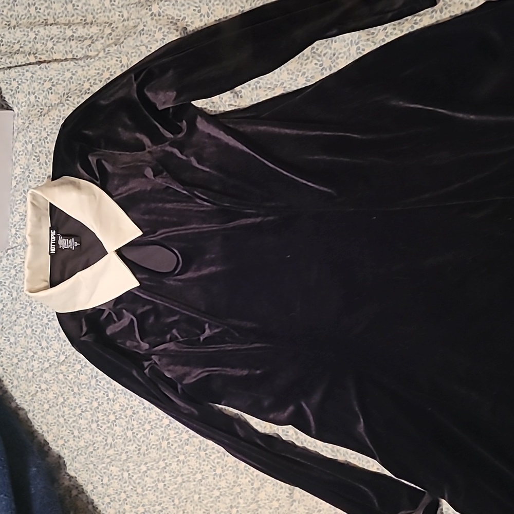 Hot topic black velvet long sleeve dress plus sized 2 2xl